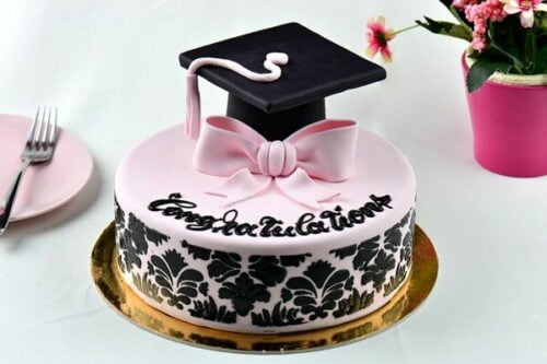 graduation-cake-gift-min-1384805